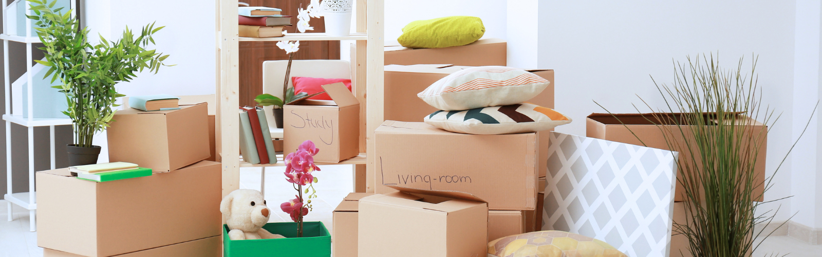 5 Ways To Tell If You Need A Move Manager | Uncluttered